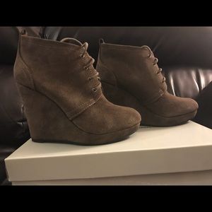 Jessica Simpson wedges